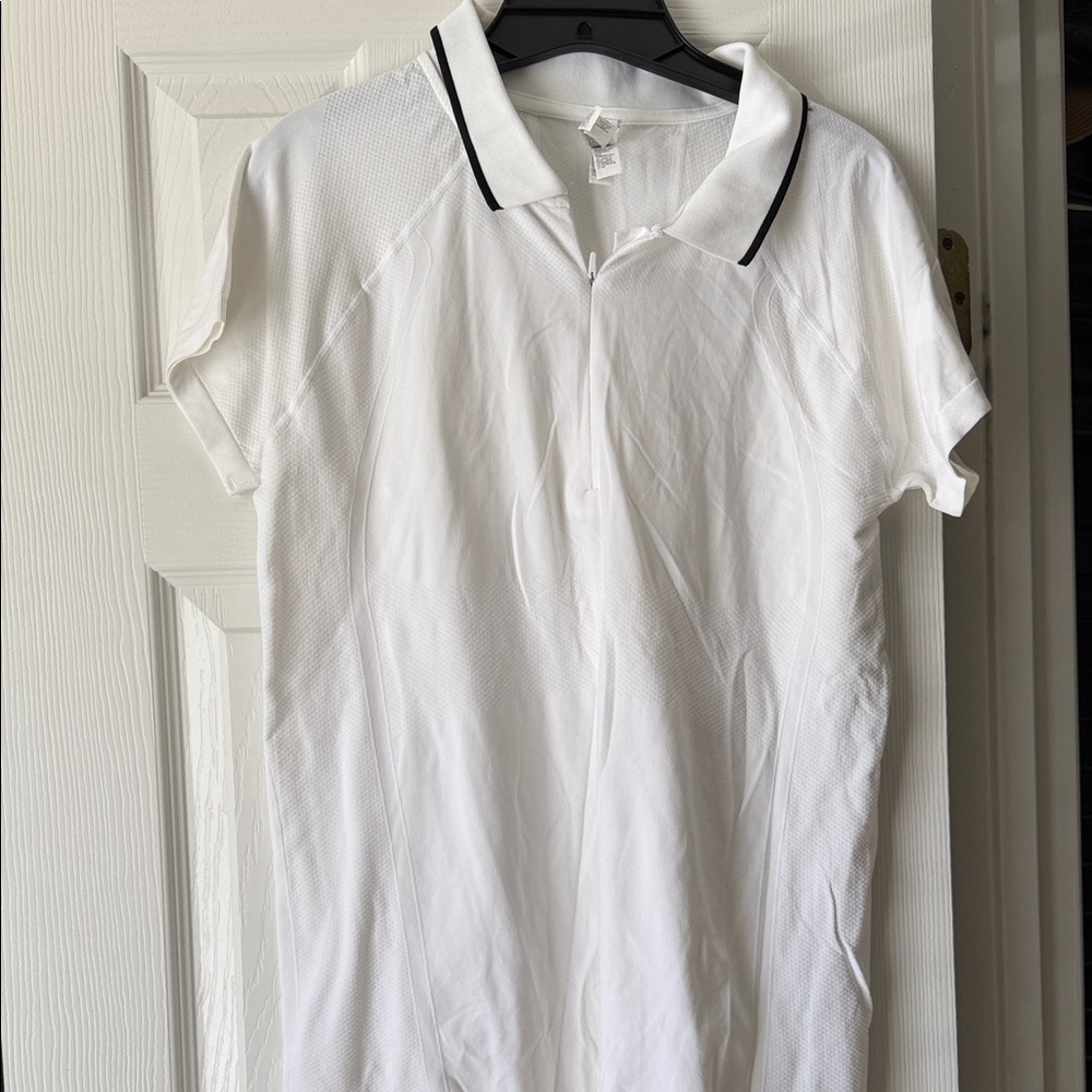 Athleta Wonens brand new White Polo Shirt with Black Trim Sz XL